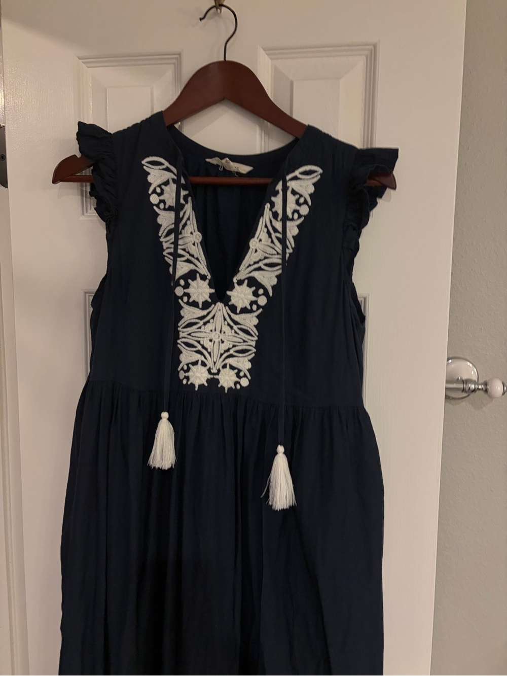 Boden Tie Neck Tiered Maxi Dress Size 6 Navy White Embroidered - Picture 10 of 15